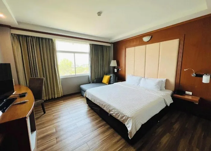 Western Grand Ratchaburi โรงแรม 4*