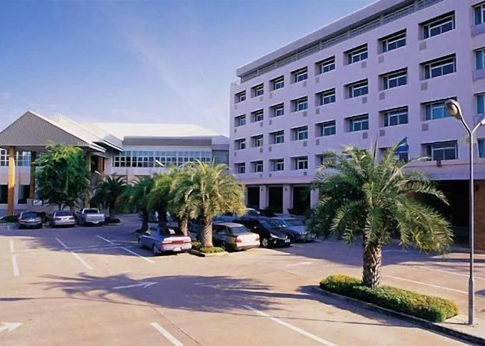 โรงแรม Western Grand Ratchaburi Ban Bang Kra
